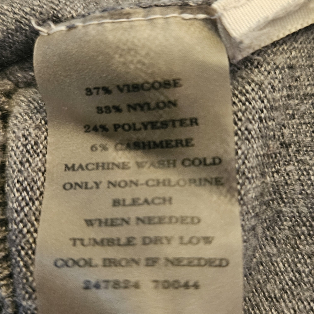 Ann Taylor Gray Sweater - Size Medium - Picture 5 of 6